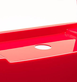 Rote Kunststoff-Formen von swissplast